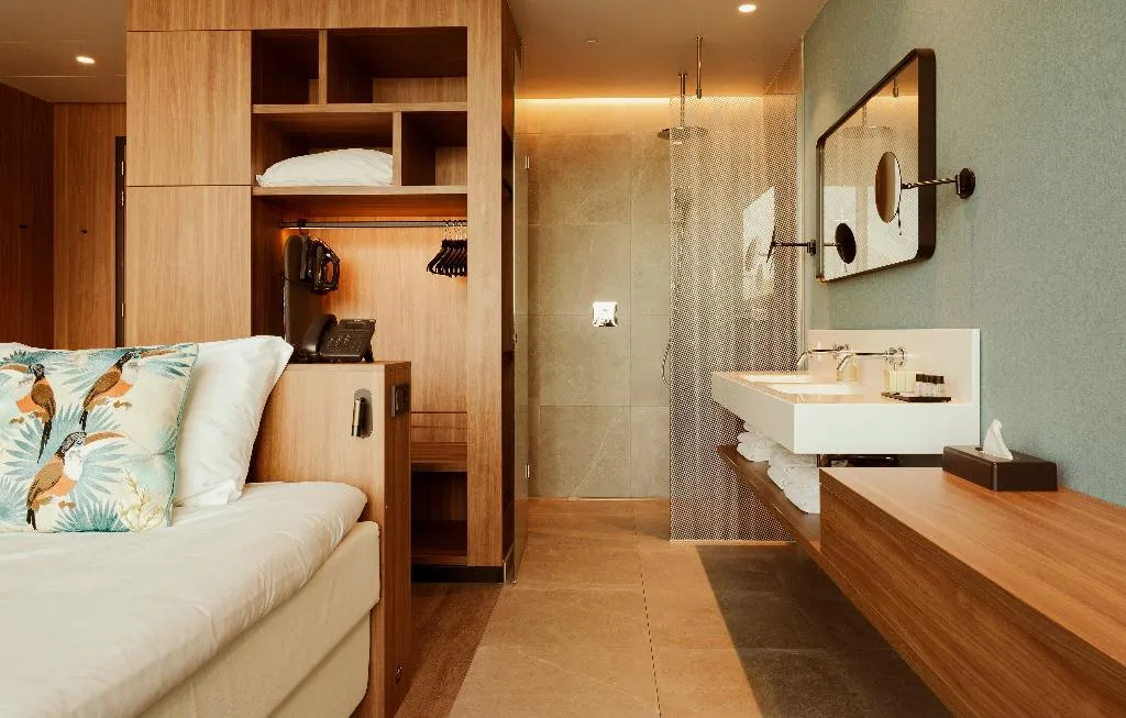 JUNIOR SUITE STANDARD Room, Van der Valk Hotel Amsterdam Zuidas, Amsterdam