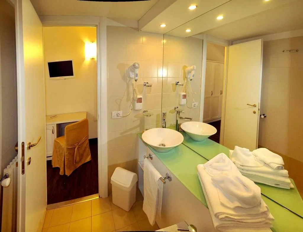 Room, Alpen Hotel Eghel, Venice