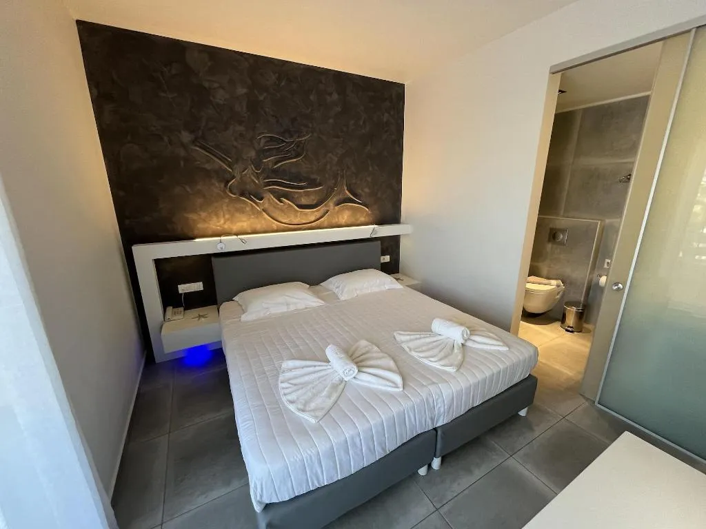 Room, Niriides Hotel, Crete