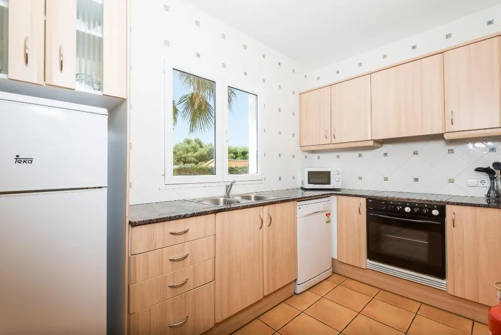 VILLA THREE BEDROOMS WITH AIR CONDITIONING Room, Amarillas, Menorca