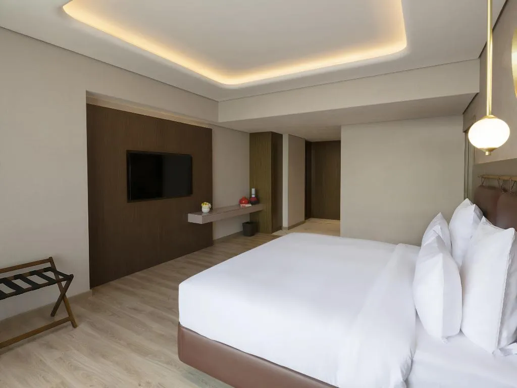 SUITE PREMIUM CITY VIEW Room, Movenpick Jumeirah Village Triangle, Dubai