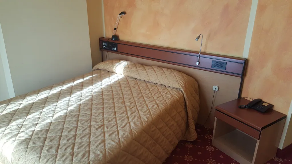Room, Moon Palace Hotel, Milan