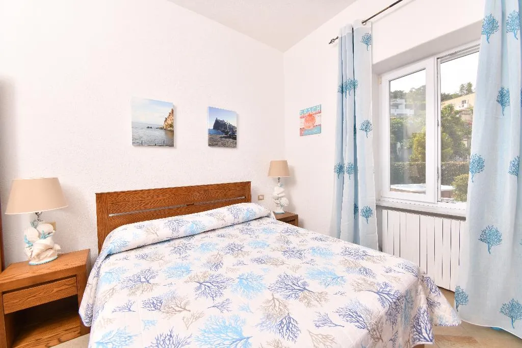 DOUBLE ONE BED Room, Relais Bijoux, Naples