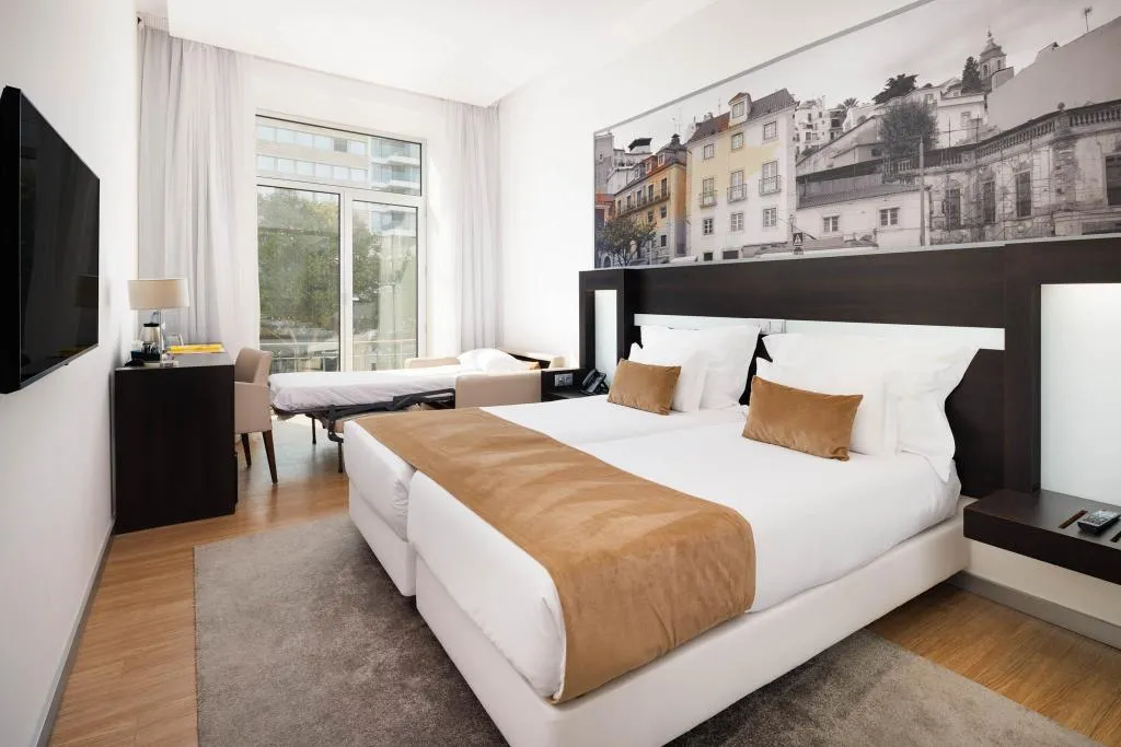 Double or Twin SUPERIOR CAPACITY 3 Room, Jupiter Lisboa Hotel – Rooftop & Spa, Lisbon