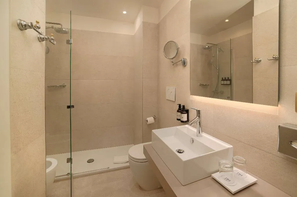DOUBLE SUPERIOR WITH VIEWS Room, NH Venezia Santa Lucia, Venice