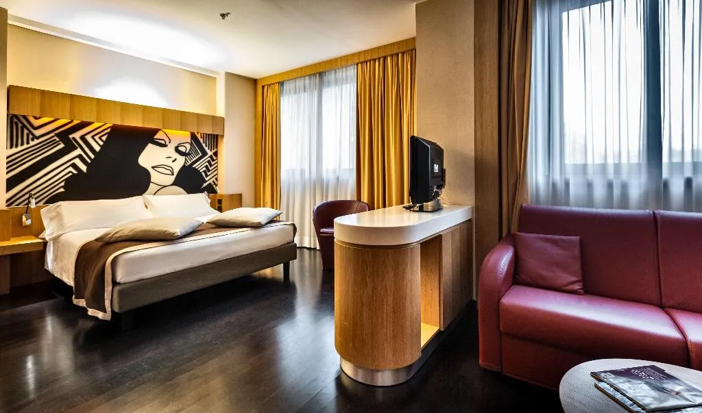 SUITE ONE BEDROOM Room, Crowne Plaza Milan City, Milan