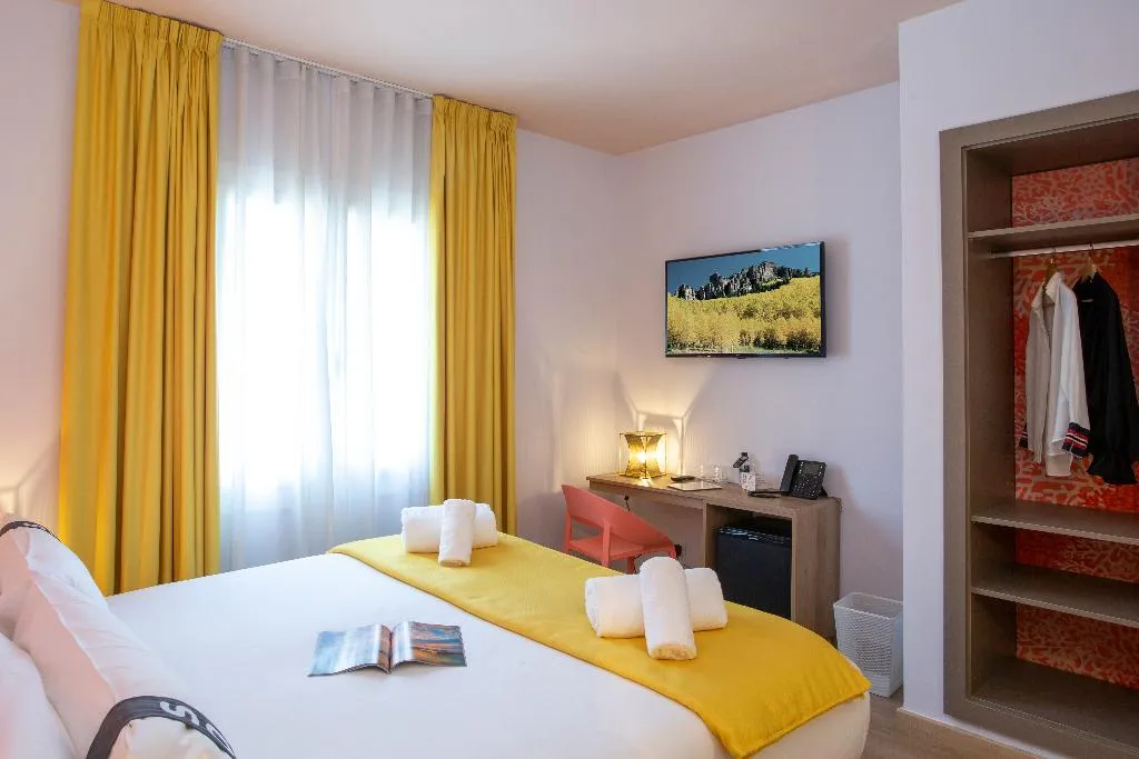 DOUBLE STANDARD Room, Casual Colours Barcelona, Barcelona