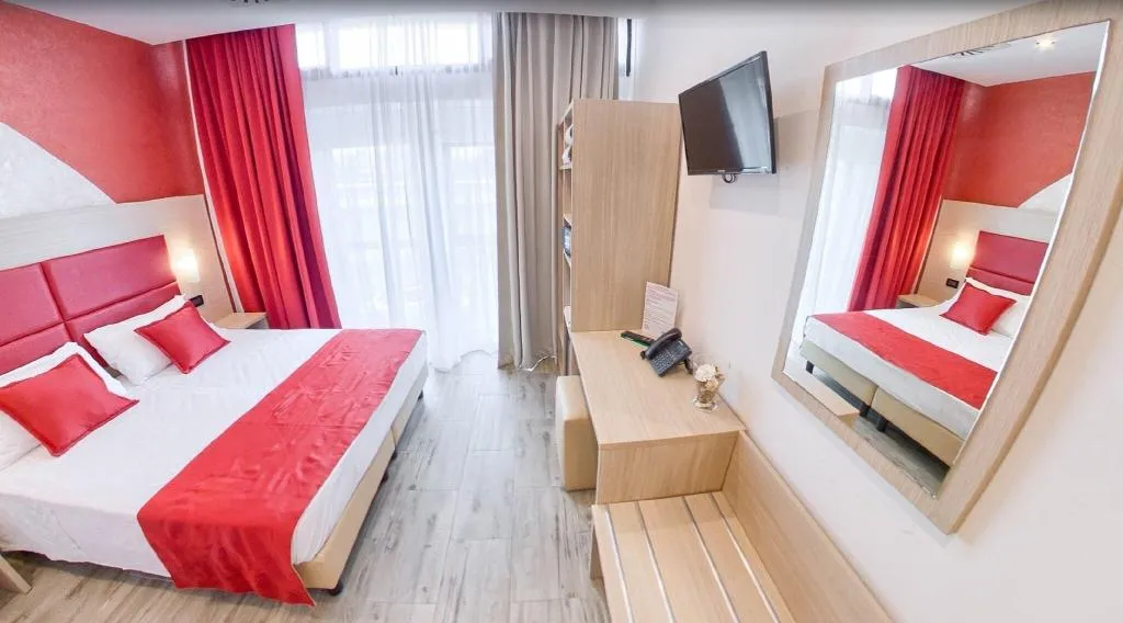 TRIPLE SUPERIOR Room, Luxor Florence, Florence