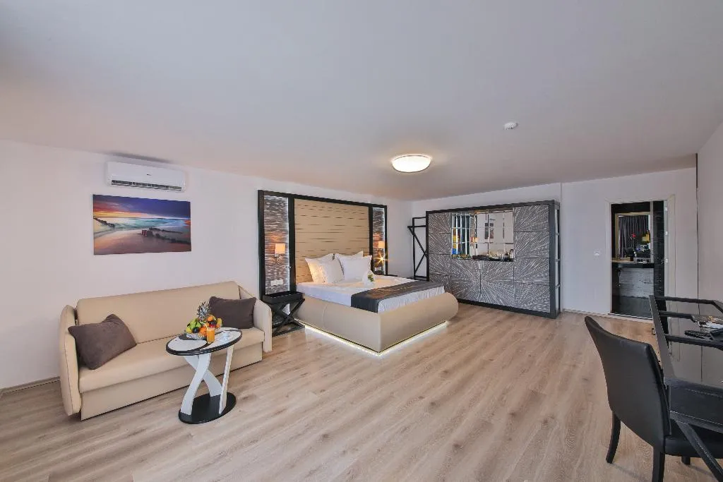 DOUBLE PREMIUM ONE BEDROOM Room, Prestige Deluxe Hotel Aquapark Club, Varna