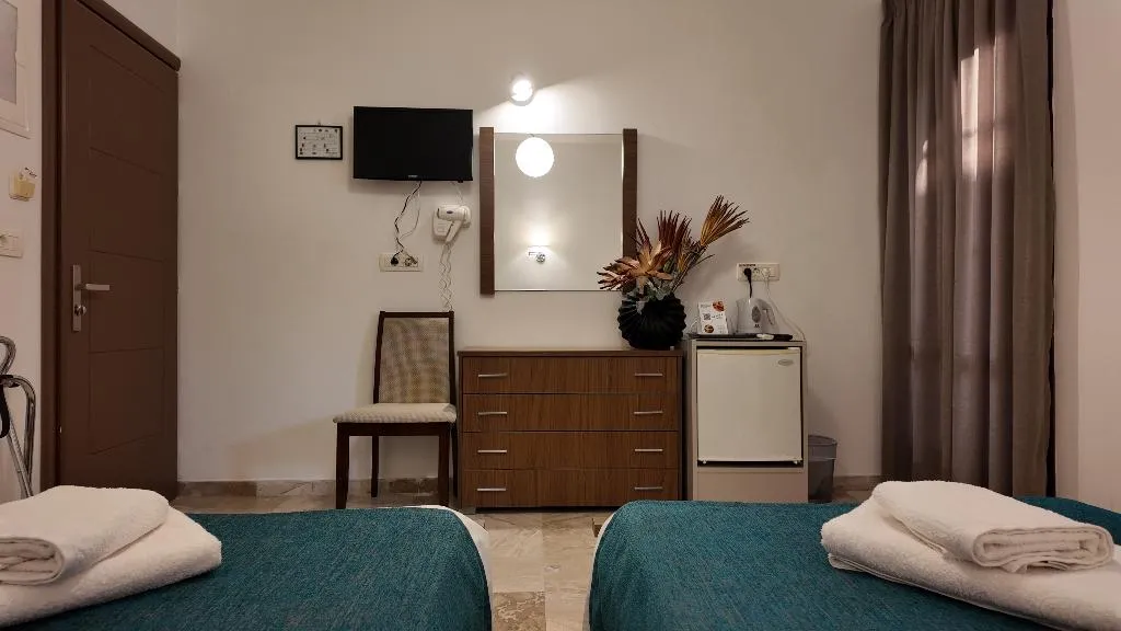 Double or Twin STANDARD Room, Mary Bill, Santorini