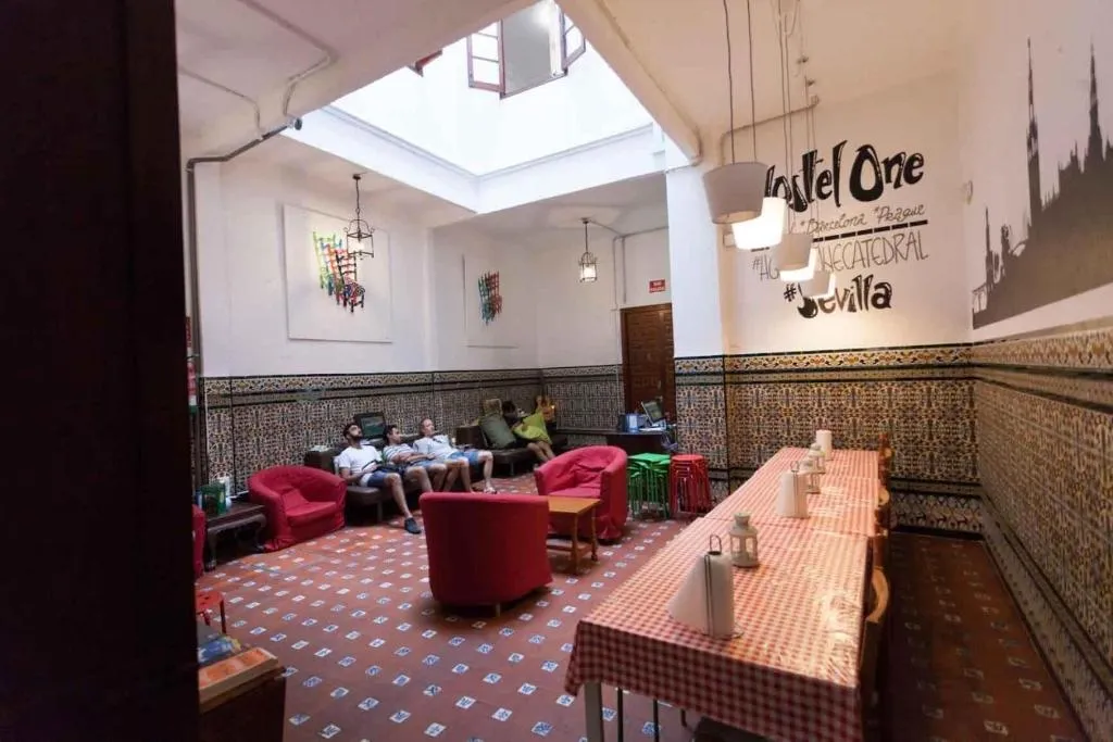 Lobby, Hostel One Catedral, Seville