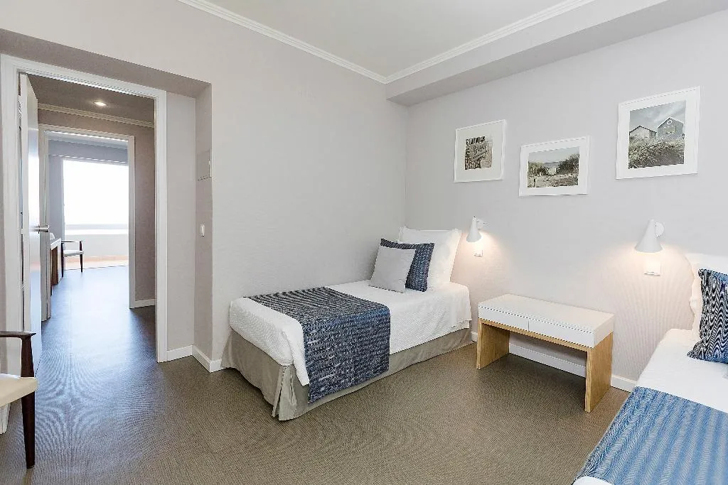 FAMILY ROOM SEA VIEW CAPACITY 4 Room, Arribas, Lisbon