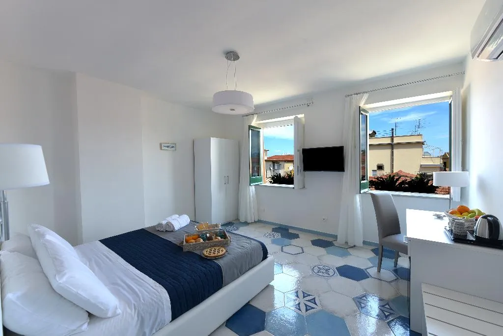 TRIPLE DELUXE Room, Caruso Suite, Naples