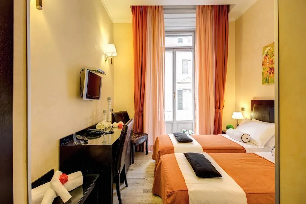Room, Le Petit, Rome
