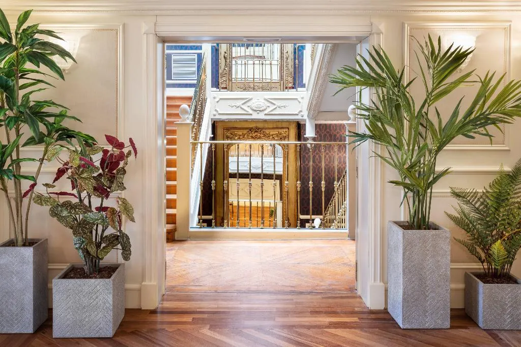 Lobby, Catalonia las Cortes, Madrid