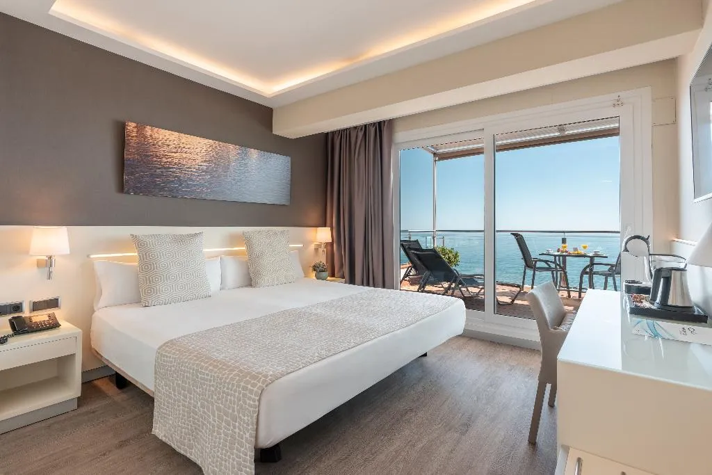 DOUBLE SINGLE USE SUPERIOR Room, Calipolis, Costa Brava