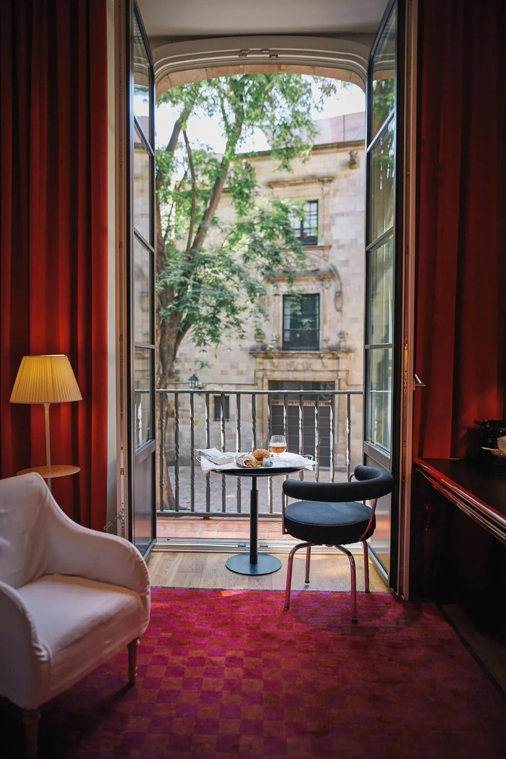 Room, Neri, Barcelona