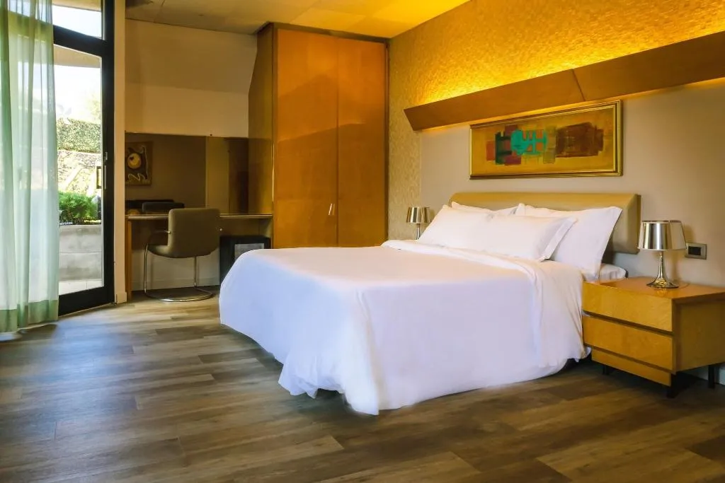 DOUBLE SUPERIOR KING BED Room, Four Points by Sheraton Catania Hotel & Conference, Catania