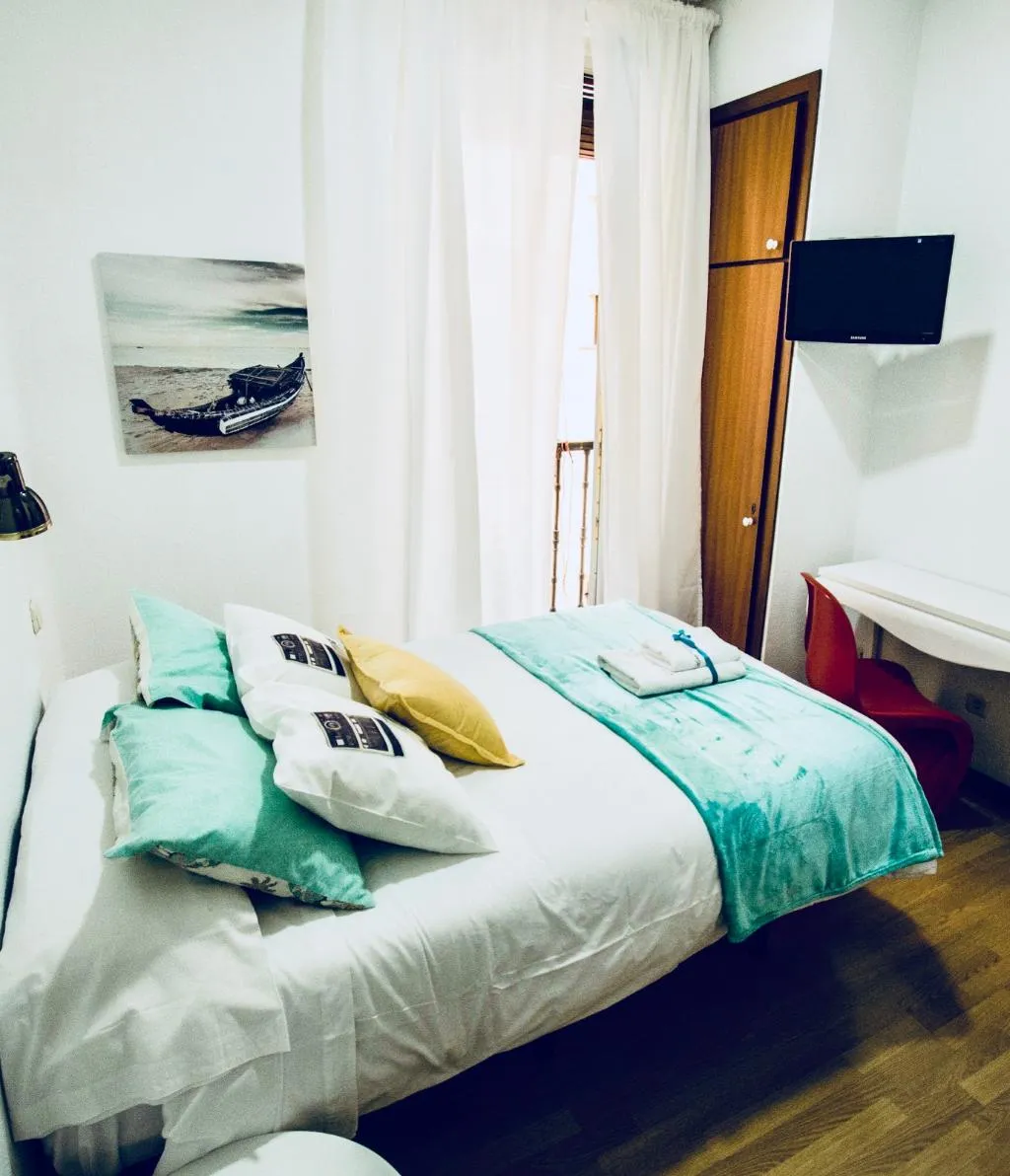 SINGLE STANDARD Room, Vazquez de Mella Boutique Gran Vía, Madrid