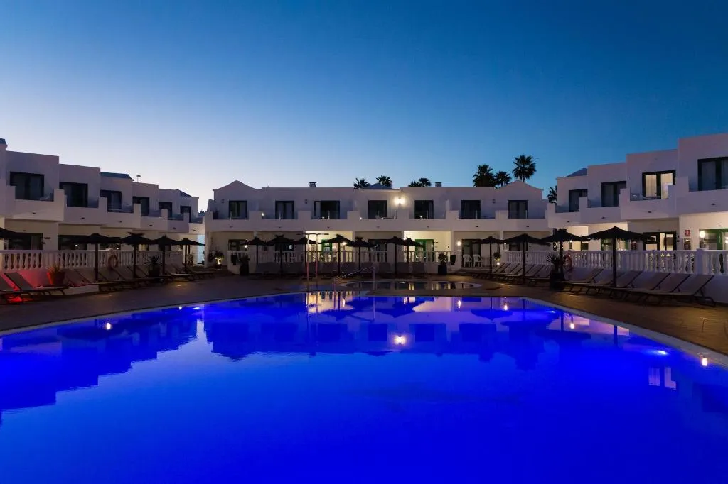 Sports and Entertainment, Club Las Adelfas, Lanzarote