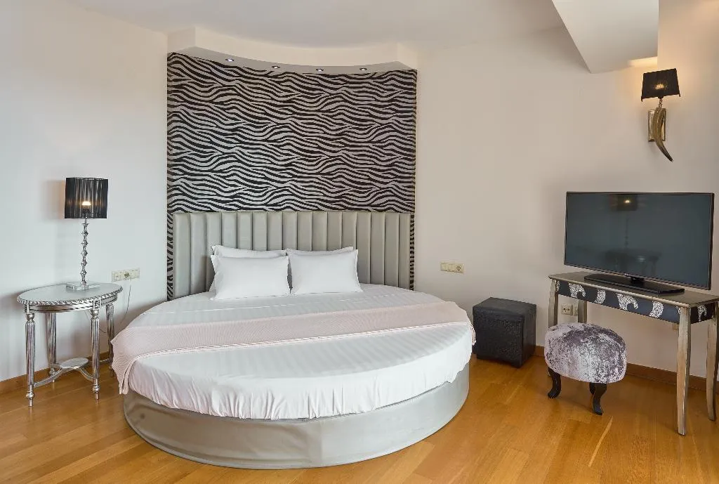JUNIOR SUITE STANDARD Room, Mediterranean Princess Adults Only Hotel, Thessaloniki