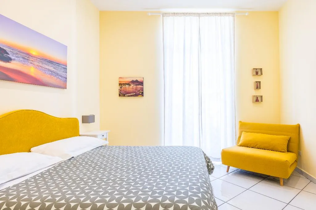 TRIPLE CLASSIC Room, La Casa Di Bruno, Naples