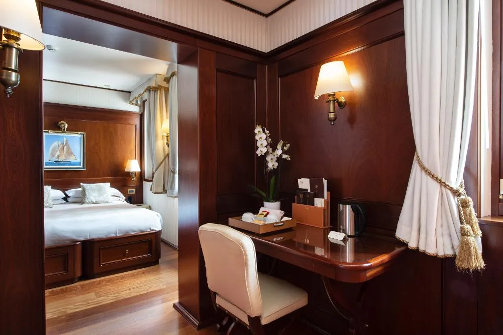 JUNIOR SUITE STANDARD Room, Bucintoro, Venice