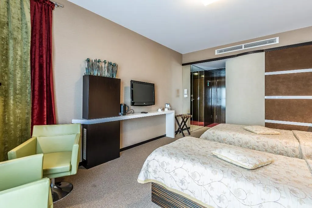 TWIN STANDARD Room, Hotel Niebieski Art Hotel & Spa, Krakow