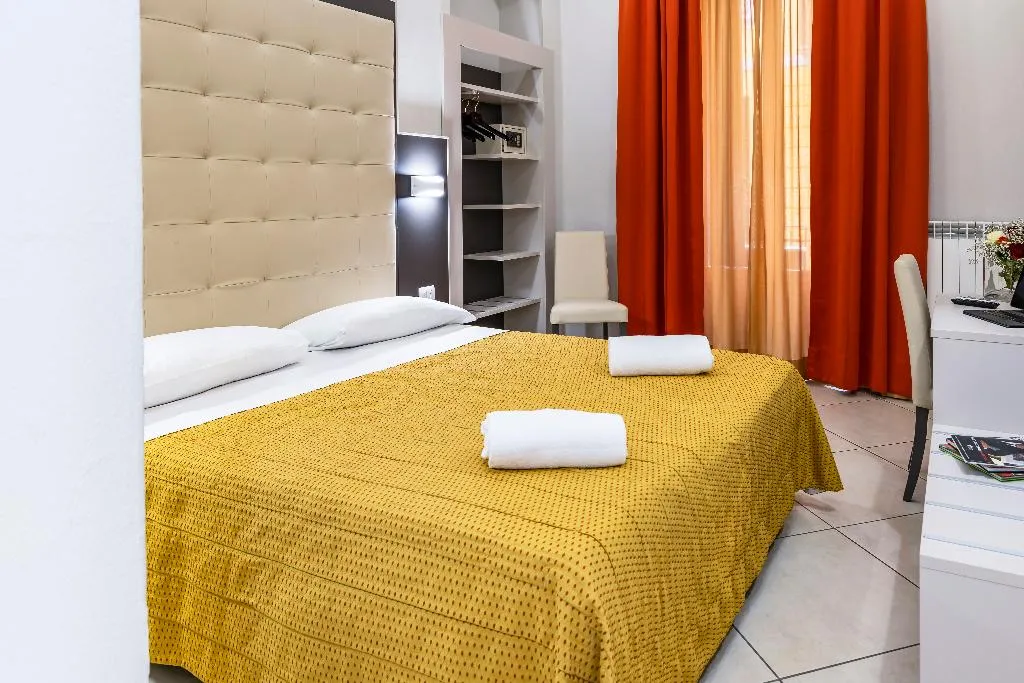 DOUBLE BASIC Room, Hotel Demó, Milan