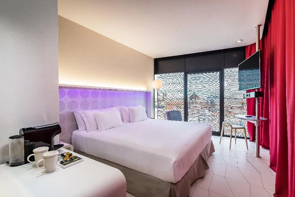 Room DELUXE CITY VIEW Room, Barcelo Raval, Barcelona