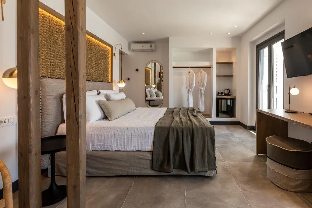 JUNIOR SUITE LUXURY Room, Vineyard Exclusive Suites, Santorini