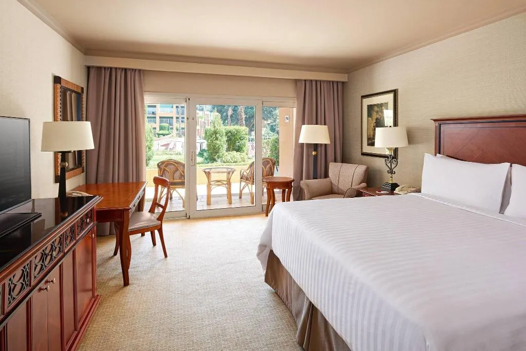 Room, Cairo Marriott hotel & Omar Khayyam Casino, Cairo