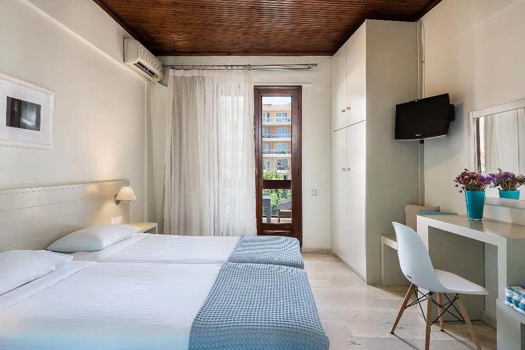 STUDIO SIDE SEA VIEW Room, Magia Apartments, Crete