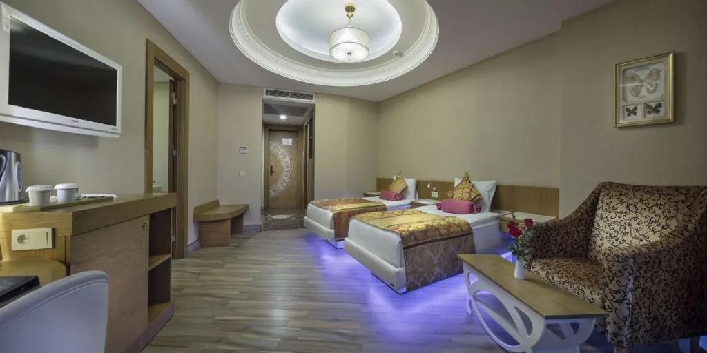 FAMILY ROOM WITH JACUZZI Room, Granada Luxury Okurcalar, Antalya