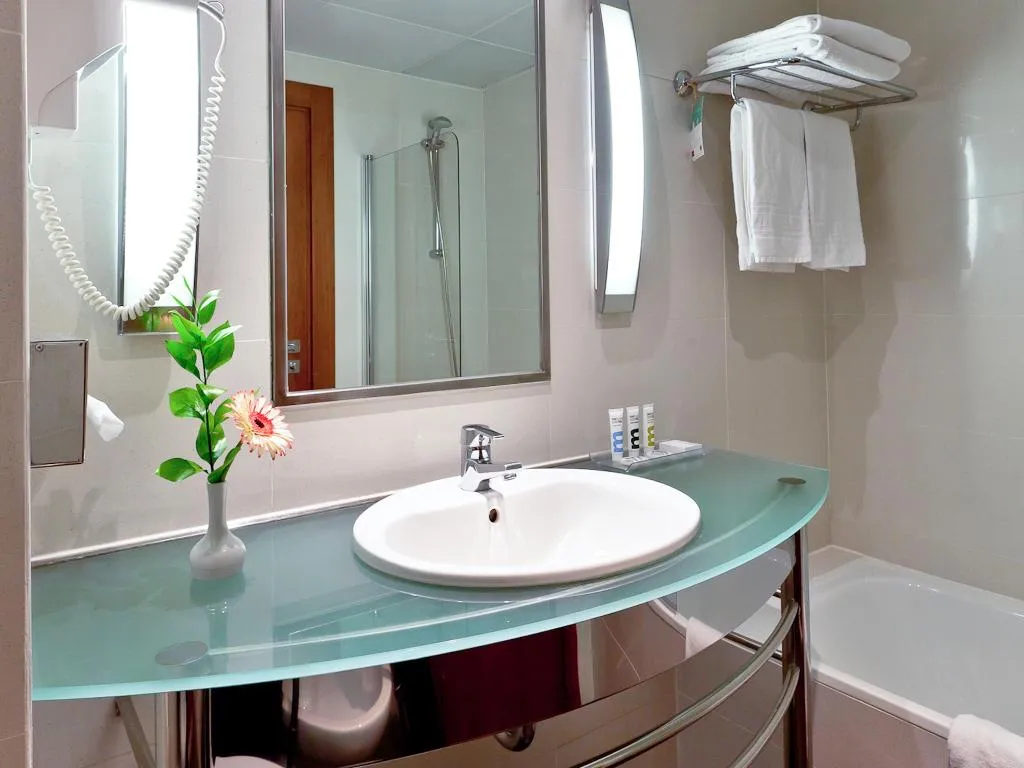 Room, Mercure Lisboa Hotel, Lisbon