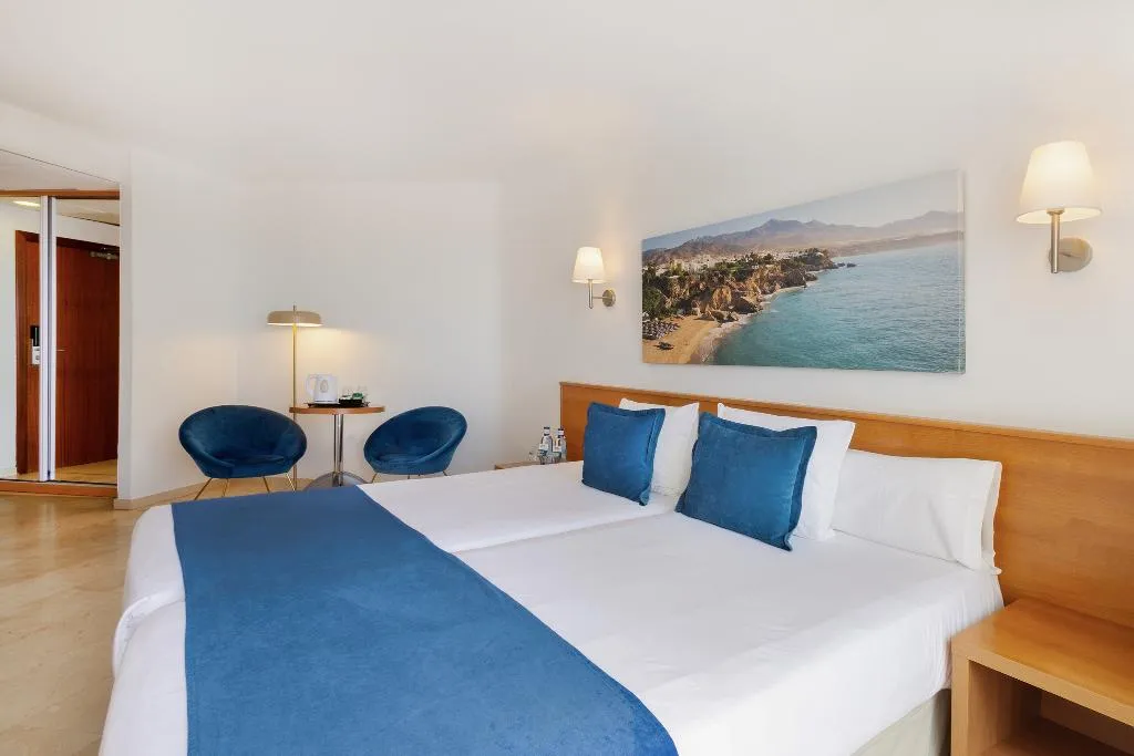 DOUBLE SINGLE USE SUPERIOR Room, AluaSun Lago Rojo, Costa Del Sol