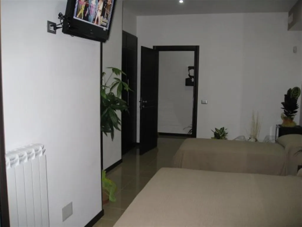 DOUBLE STANDARD Room, Studio 83, Naples