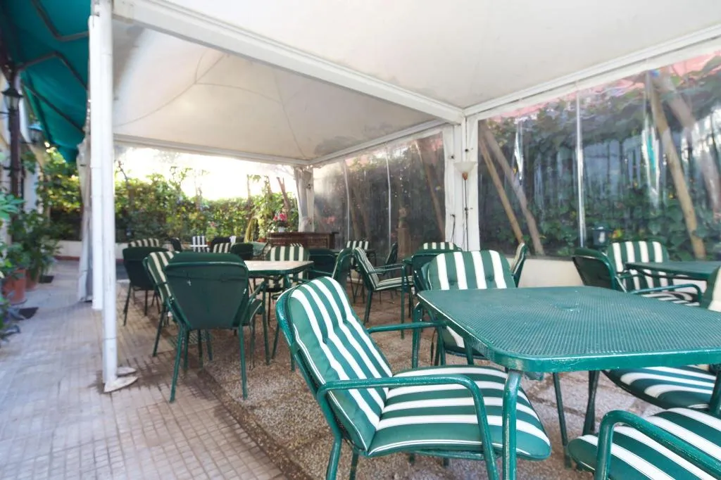 Terrace, Il Tempio Di Morfeo, Rome