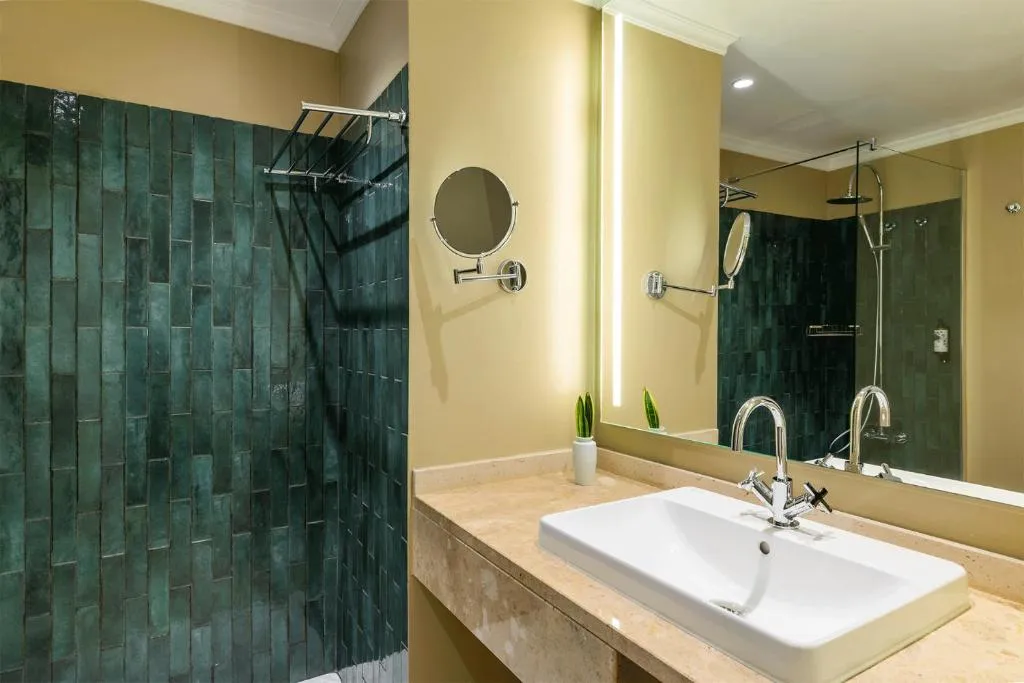 Double or Twin SIDE SEA VIEW Room, Pestana Quinta Perestrello, Madeira