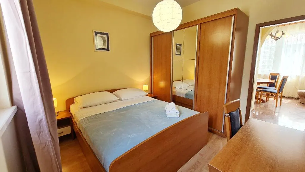 APARTMENT CAPACITY 3 Room, Apartments Damjanka, Dubrovnik