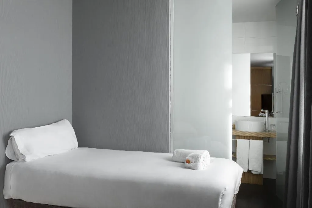 TRIPLE STANDARD Room, Petit Palace Alcala, Madrid