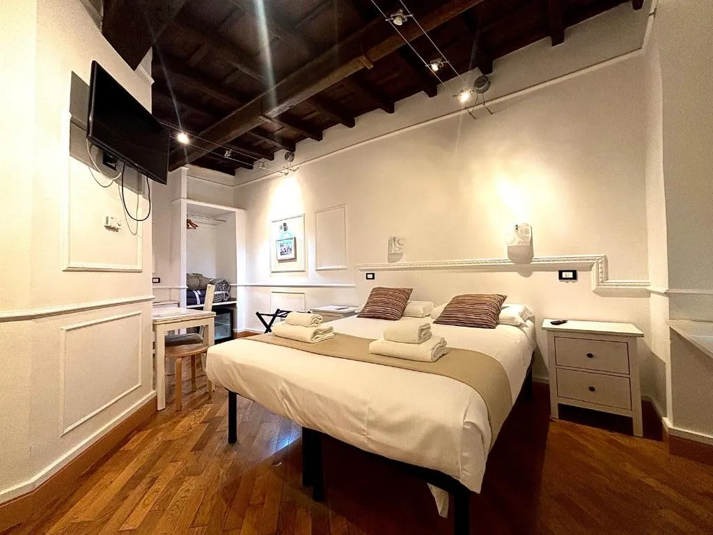 TRIPLE STANDARD Room, Domus Ester, Rome