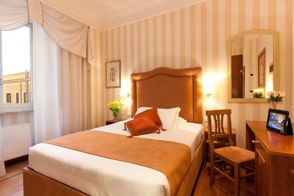 SINGLE CLUB Room, Diana Roof Garden, Rome