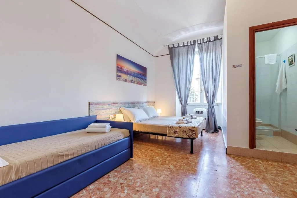 Room, Do Domus, Naples