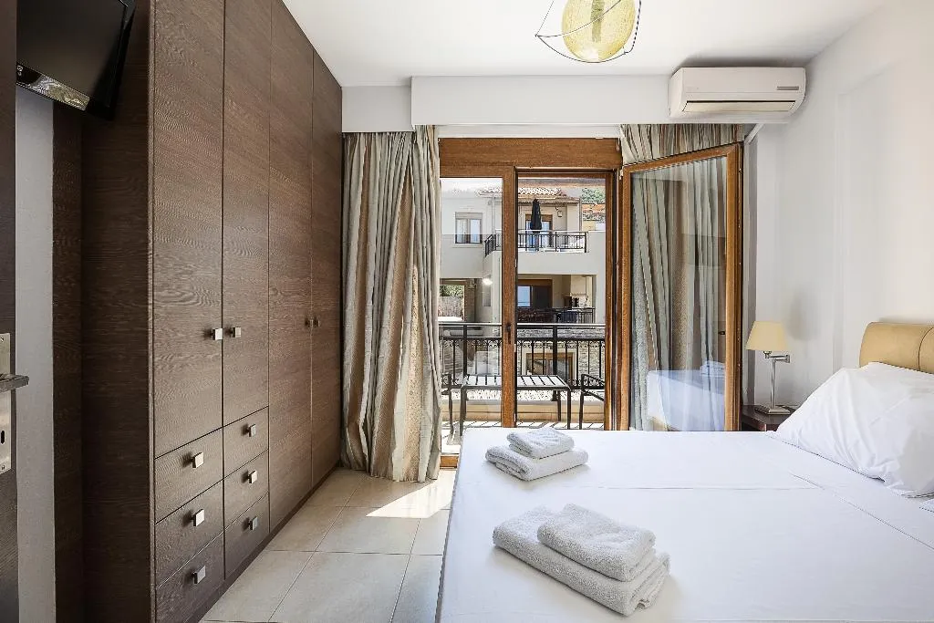 VILLA CAPACITY 6 THREE BEDROOM Room, Pantheon Villas & Suites, Crete