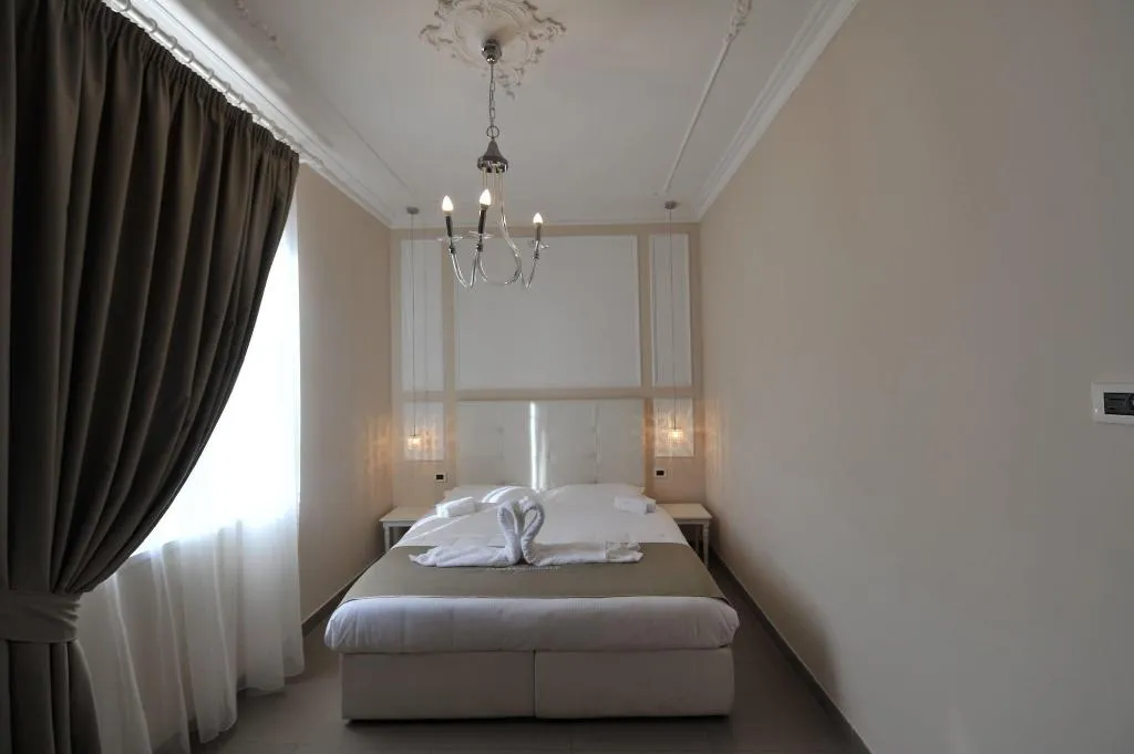 Room, Villa Zaccardi, Rome