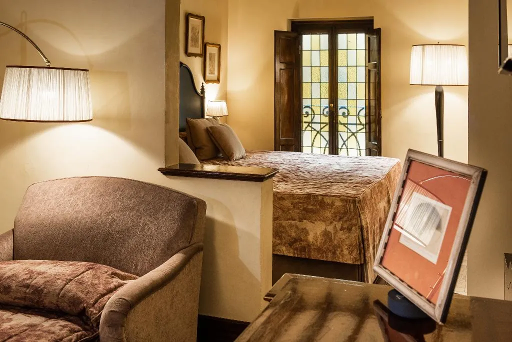 TRIPLE CLASSIC Room, Grand Hotel Baglioni, Florence