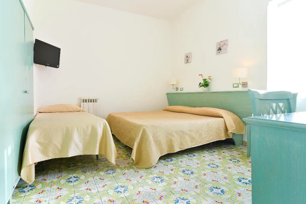 TRIPLE STANDARD Room, Albergo Atlantic Ischia, Naples