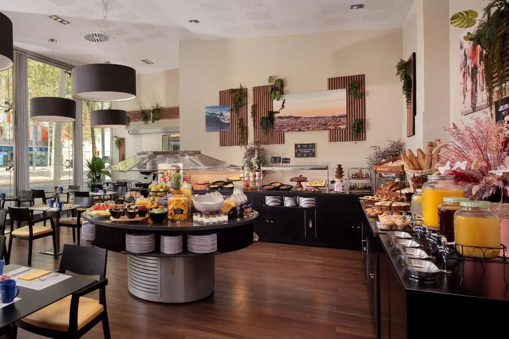 Restaurant, Four Points by Sheraton Barcelona Diagonal, Barcelona