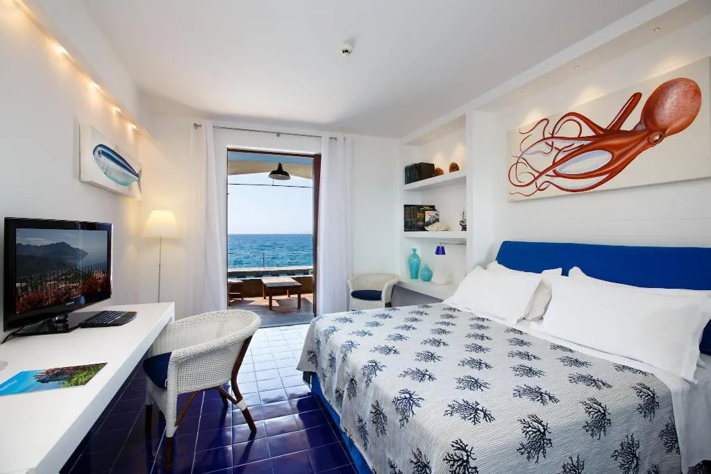 Room, Capo La Gala Hotel & Wellness, Naples